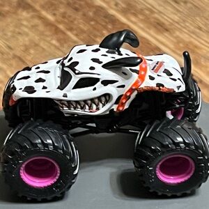 Spin Master Monster Jam Monster Mutt Dalmatian Toy Truck